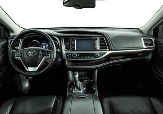 Подержанный автомобиль Toyota Highlander 2014 года (13 фото)