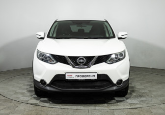 Подержанный автомобиль Nissan Qashqai 2017 года (2 фото)