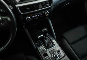 Подержанный автомобиль Mazda CX-5 2015 года (14 фото)