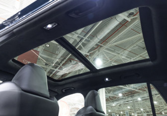 Подержанный автомобиль Geely Monjaro 2023 года (19 фото)