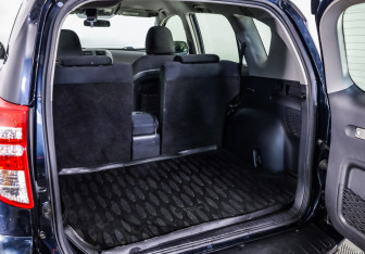 Подержанный автомобиль Toyota RAV4 2012 года (21 фото)