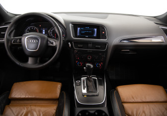 Подержанный автомобиль Audi Q5 2011 года (9 фото)