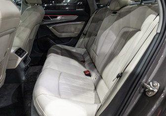 Подержанный автомобиль Audi A6 Sedan 2021 года (19 фото)