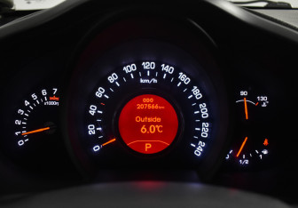 Подержанный автомобиль Kia Sportage 2010 года (23 фото)