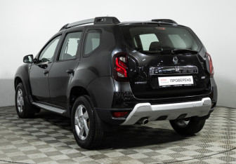 Подержанный автомобиль Renault Duster 2016 года (7 фото)