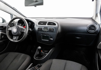 Подержанный автомобиль SEAT Leon Hatchback 2008 года (9 фото)