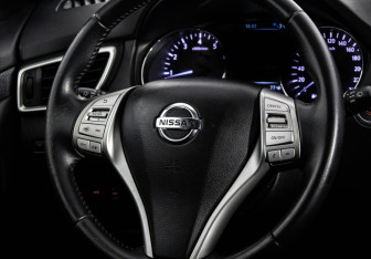 Подержанный автомобиль Nissan X-Trail 2017 года (11 фото)