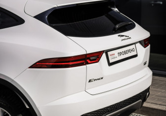 Подержанный автомобиль Jaguar E-Pace 2018 года (12 фото)