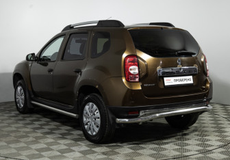 Подержанный автомобиль Renault Duster 2012 года (7 фото)