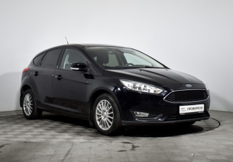 Подержанный автомобиль Ford Focus Hatchback 2017 года (3 фото)
