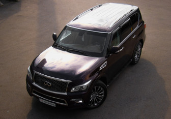 Подержанный автомобиль Infiniti QX80 2015 года (8 фото)