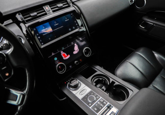 Подержанный автомобиль Land Rover Discovery 2017 года (22 фото)