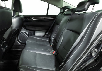 Подержанный автомобиль Subaru Legacy Sedan 2018 года (10 фото)