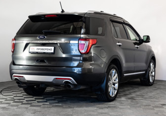 Подержанный автомобиль Ford Explorer 2017 года (5 фото)