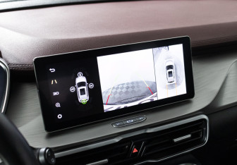 Подержанный автомобиль Geely Coolray 2021 года (19 фото)