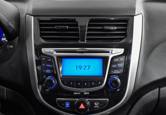 Подержанный автомобиль Hyundai Solaris Sedan 2012 года (15 фото)