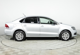 Подержанный автомобиль Volkswagen Polo Sedan 2013 года (4 фото)