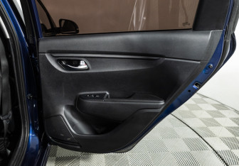 Подержанный автомобиль Kia Rio Sedan 2021 года (23 фото)