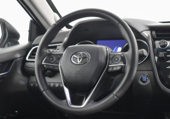 Подержанный автомобиль Toyota Camry Sedan 2019 года (14 фото)