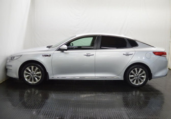 Подержанный автомобиль Kia Optima Sedan 2016 года (8 фото)