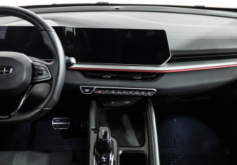 Подержанный автомобиль Geely Coolray 2023 года (14 фото)