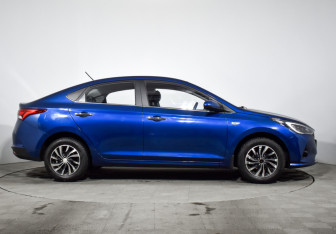 Подержанный автомобиль Hyundai Solaris Sedan 2022 года (4 фото)