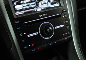 Подержанный автомобиль Ford Mondeo Sedan 2015 года (17 фото)