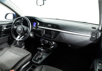 Подержанный автомобиль Kia Rio Hatchback 2020 года (9 фото)