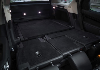 Подержанный автомобиль Land Rover Discovery 2019 года (31 фото)