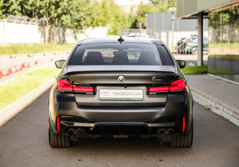 Подержанный автомобиль BMW M5 Sedan 2021 года (8 фото)