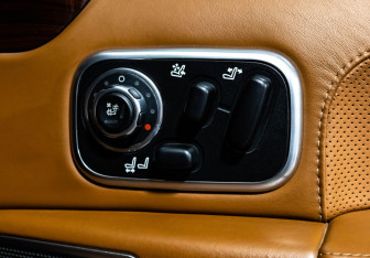 Подержанный автомобиль Land Rover Range Rover 2010 года (34 фото)