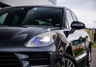 Подержанный автомобиль Porsche Macan 2019 года (2 фото)