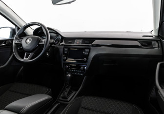 Подержанный автомобиль Skoda Rapid Liftback 2018 года (9 фото)