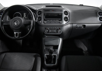 Подержанный автомобиль Volkswagen Tiguan 2013 года (13 фото)