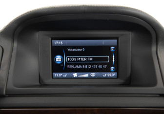 Подержанный автомобиль Volvo XC70 2012 года (13 фото)