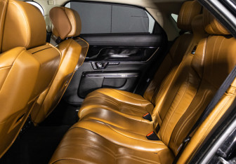 Подержанный автомобиль Jaguar XJ 2016 года (45 фото)