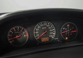 Подержанный автомобиль Nissan X-Trail 2006 года (12 фото)