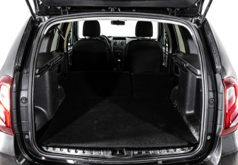 Подержанный автомобиль Renault Duster 2015 года (18 фото)