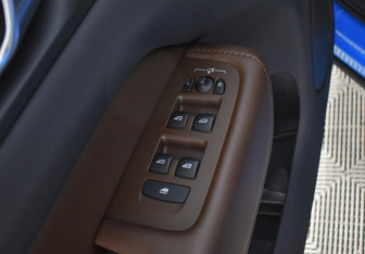 Подержанный автомобиль Volvo XC60 2021 года (17 фото)