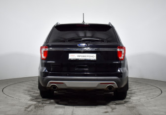 Подержанный автомобиль Ford Explorer 2018 года (6 фото)