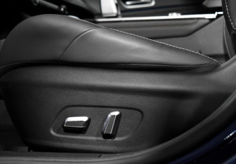 Подержанный автомобиль Omoda S5 2023 года (10 фото)