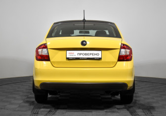 Подержанный автомобиль Skoda Rapid Liftback 2017 года (6 фото)