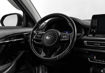 Подержанный автомобиль Kia Seltos 2020 года (15 фото)
