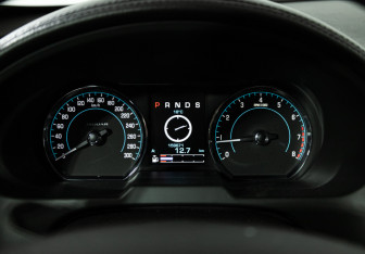 Подержанный автомобиль Jaguar XF Sedan 2015 года (12 фото)