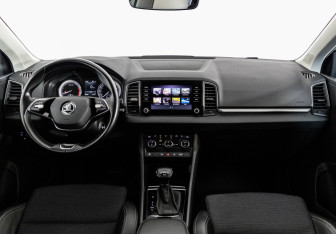 Подержанный автомобиль Skoda Karoq 2021 года (10 фото)