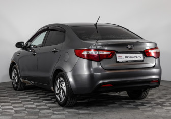 Подержанный автомобиль Kia Rio Sedan 2011 года (7 фото)