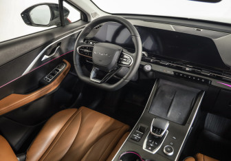 Подержанный автомобиль Omoda C5 2023 года (8 фото)
