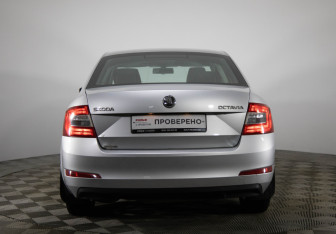 Подержанный автомобиль Skoda Octavia Liftback 2013 года (6 фото)