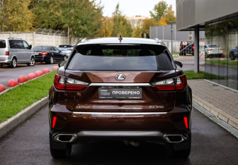 Подержанный автомобиль Lexus RX 2019 года (6 фото)
