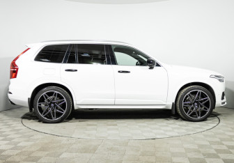 Подержанный автомобиль Volvo XC90 2017 года (4 фото)